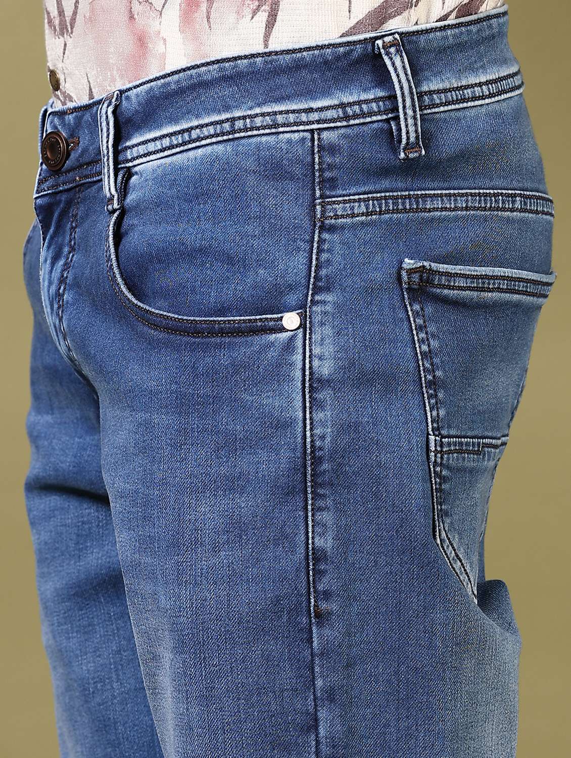 men washed mid rise jeans - 21718079 -  Standard Image - 5