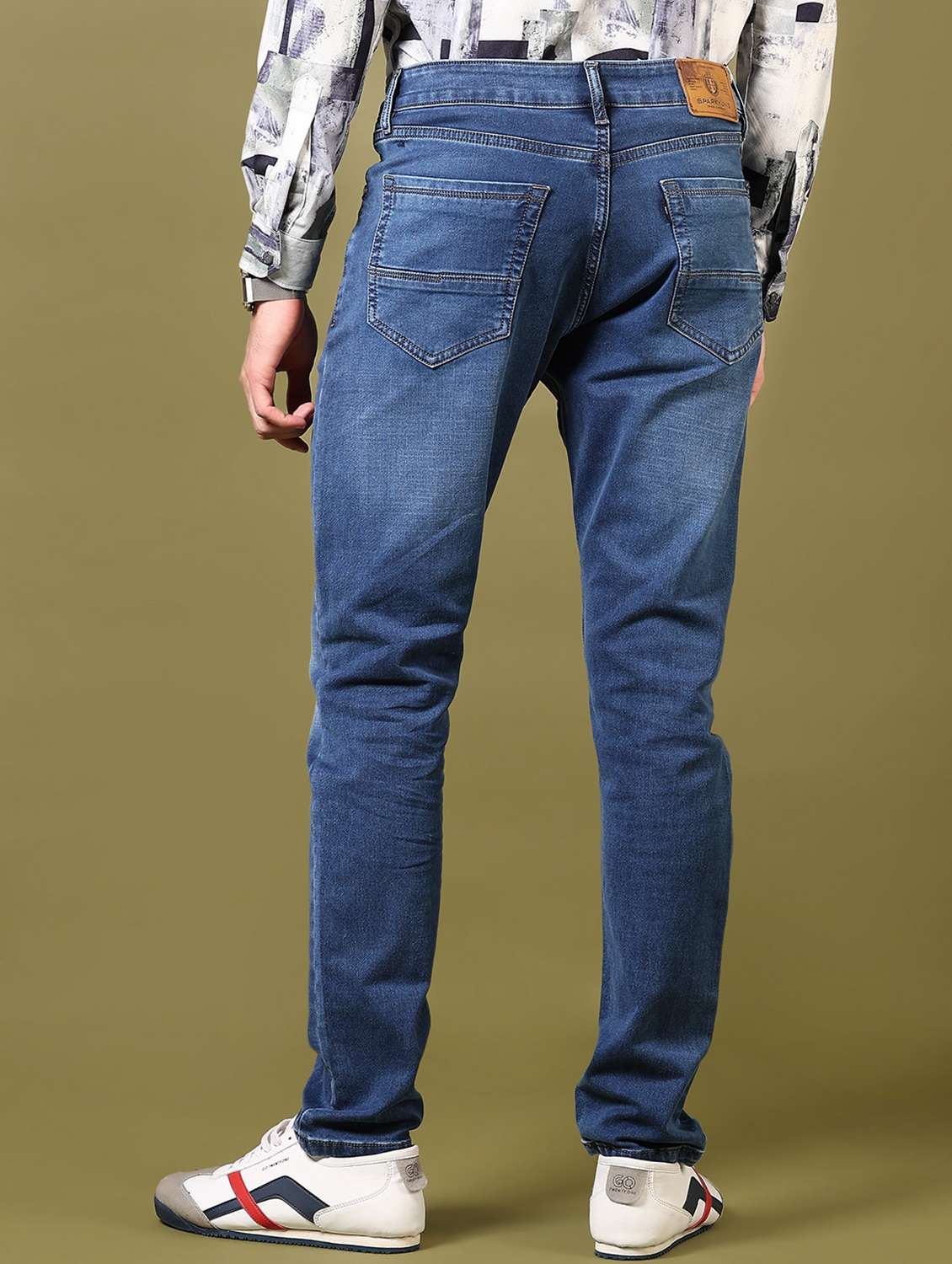 men washed mid rise jeans - 21718089 -  Standard Image - 3