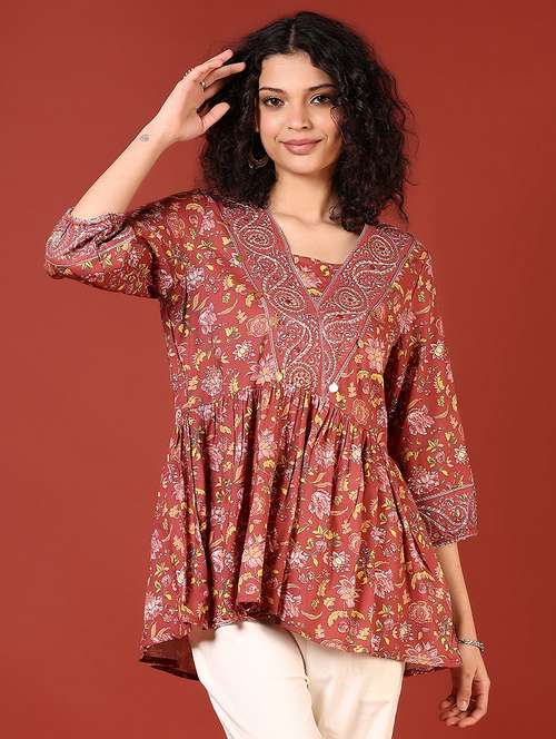 women three quarter sleeve flared kurti