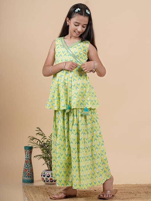girls printed overlap neck kurta skirt set