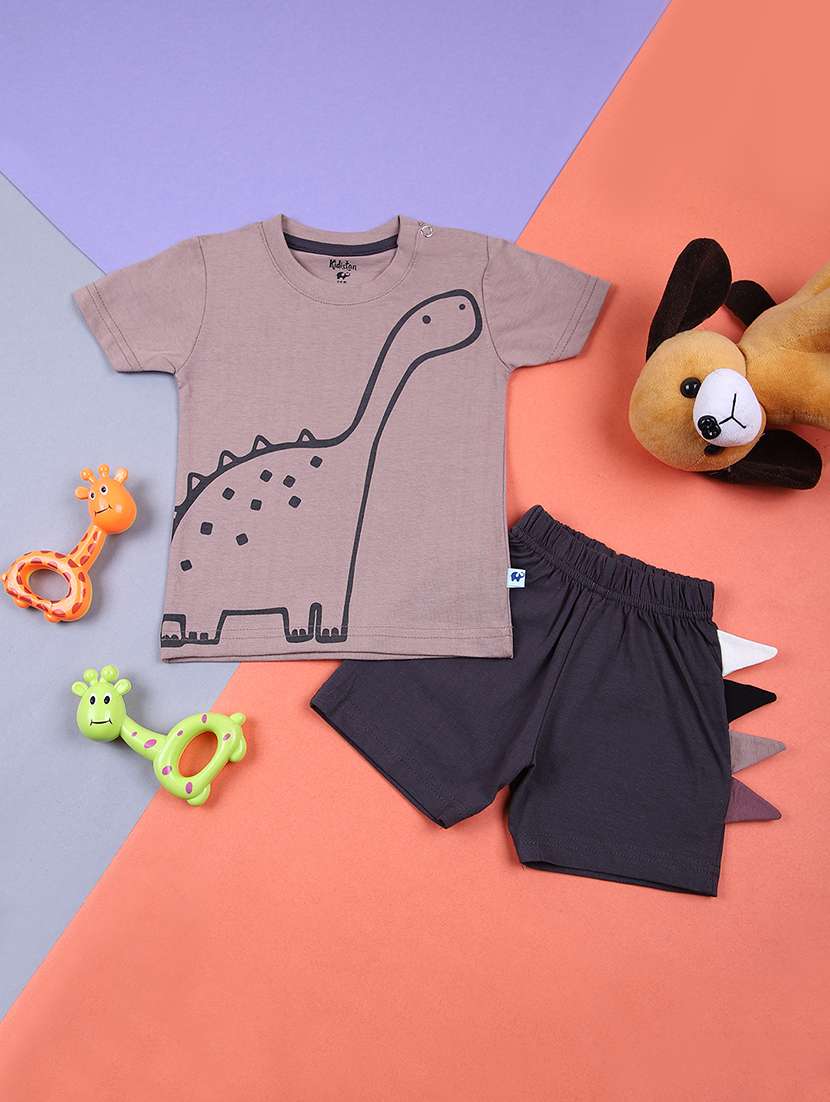 boys printed t-shirt & shorts casual wear sets - 21720435 - Zoom Image - 0