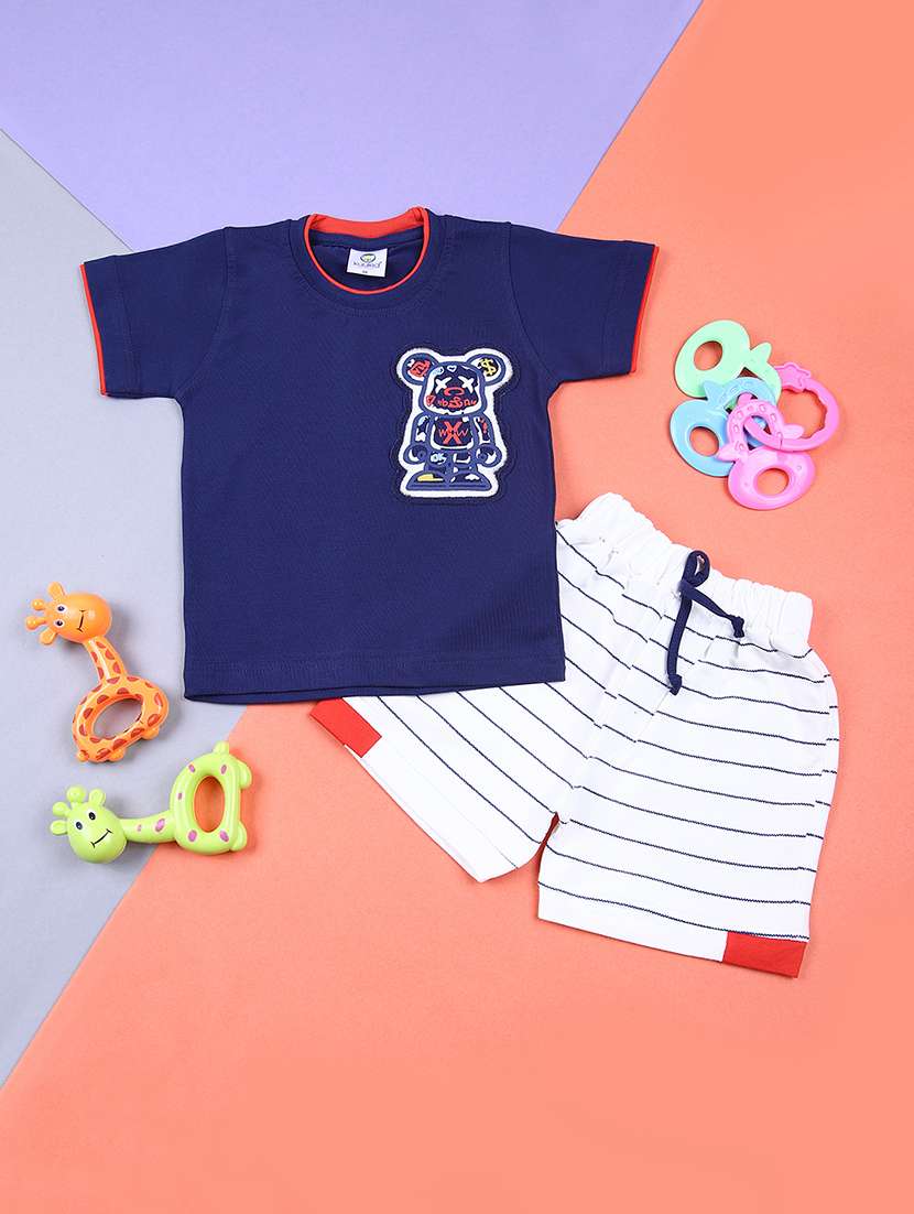 boys printed t-shirt & shorts casual wear sets
