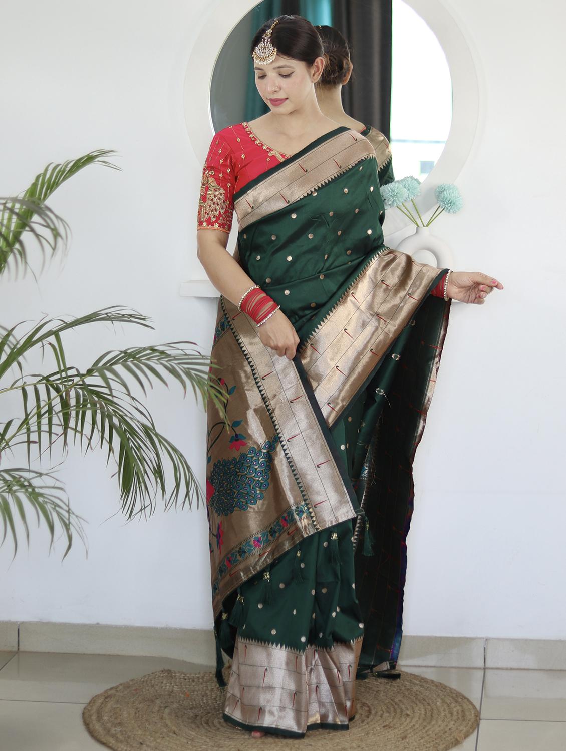 women self design banarasi saree with blouse - 21720929 - Zoom Image - 0