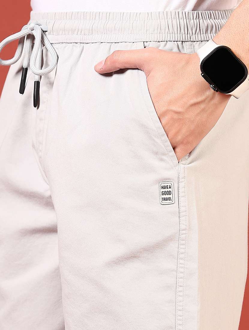 men solid mid rise regular fit shorts - 21721004 - Standard Image - 3