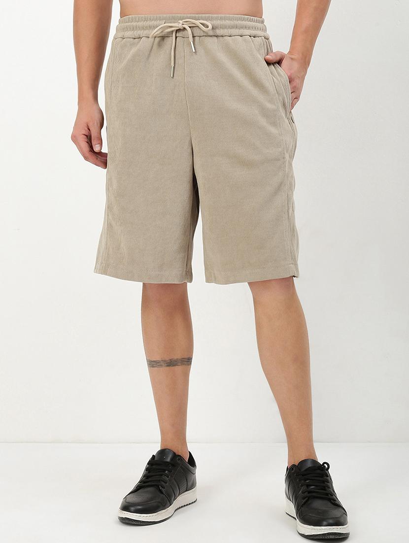 men mid rise solid shorts - 21721341 -  Zoom Image - 0