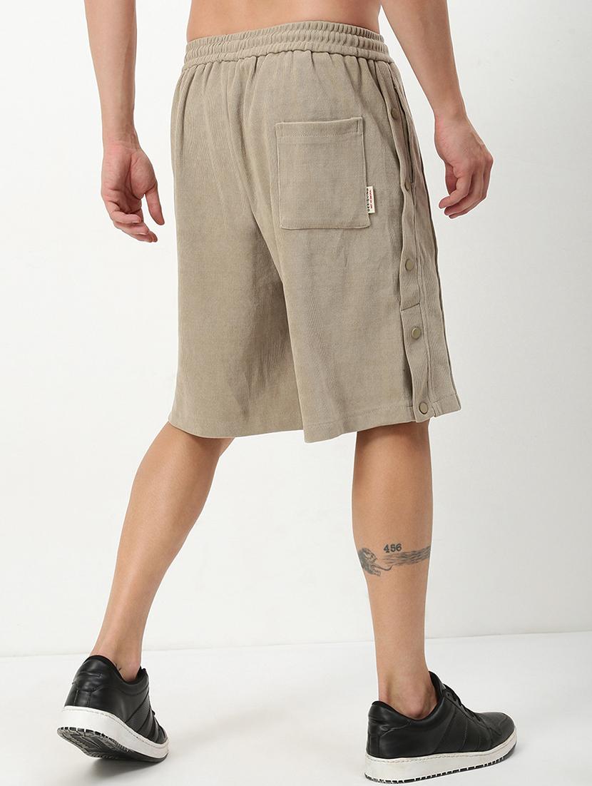 men mid rise solid shorts - 21721341 - Standard Image - 3