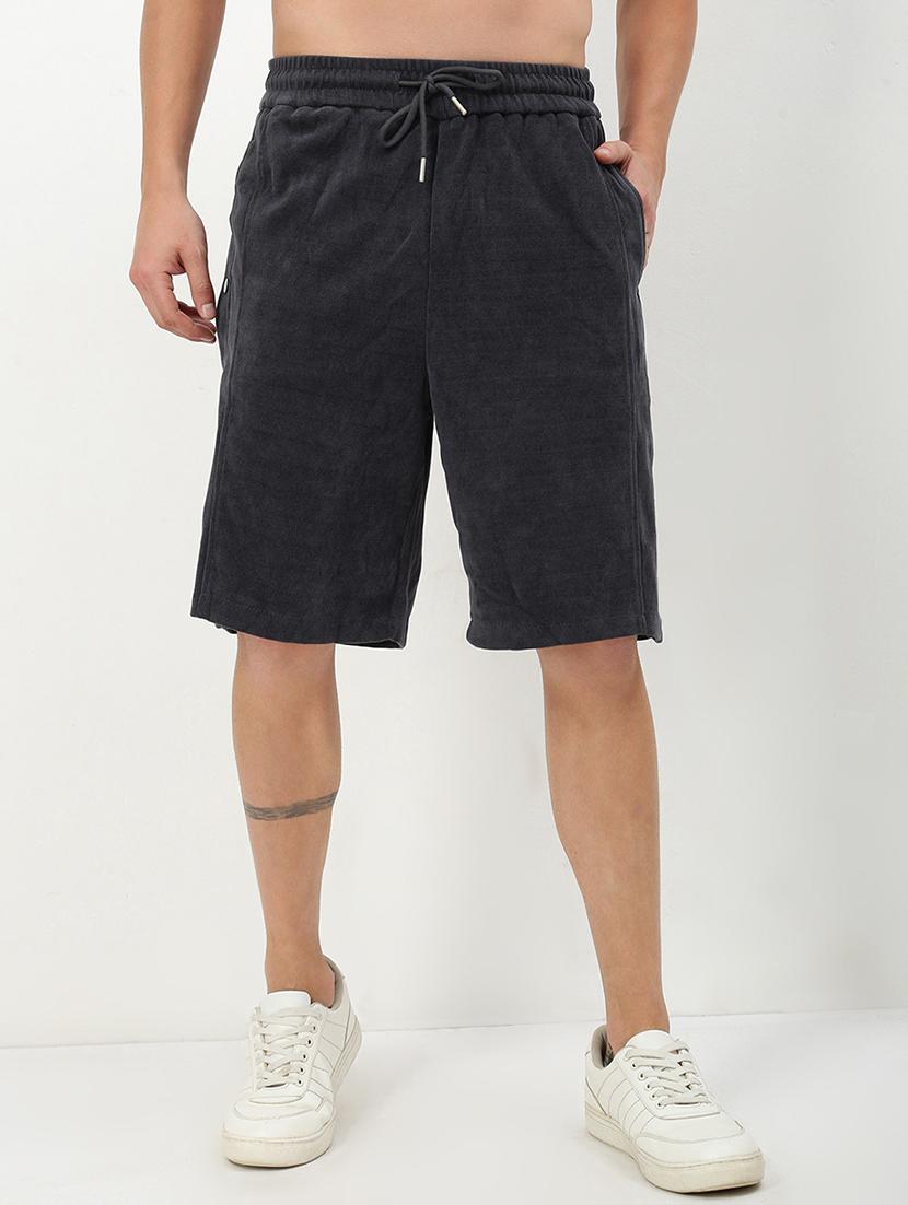 men mid rise solid shorts - 21721342 - Zoom Image - 0