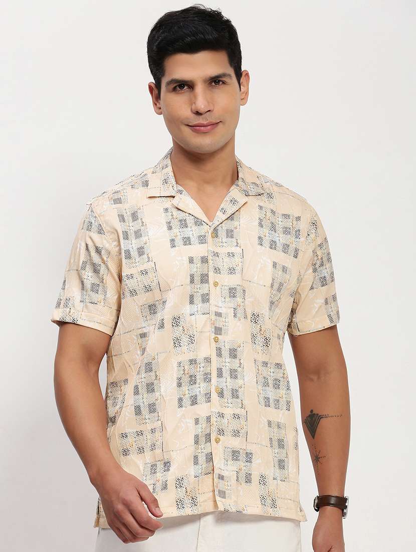 men short sleeves printed casual shirt