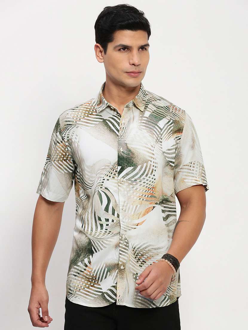 men short sleeves printed casual shirt