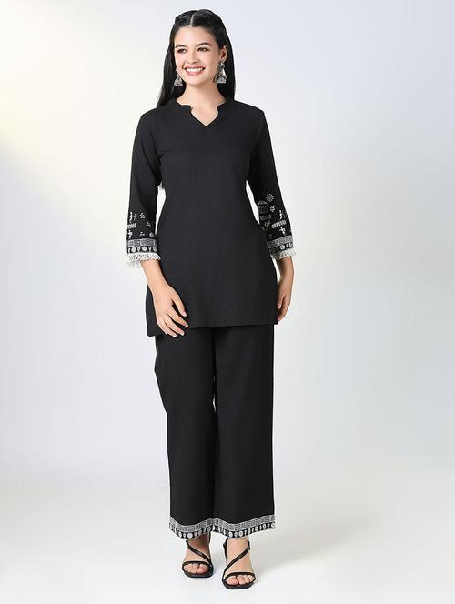 women embroidered kurta pant co-ords set - 21721658 -  Standard Image - 0