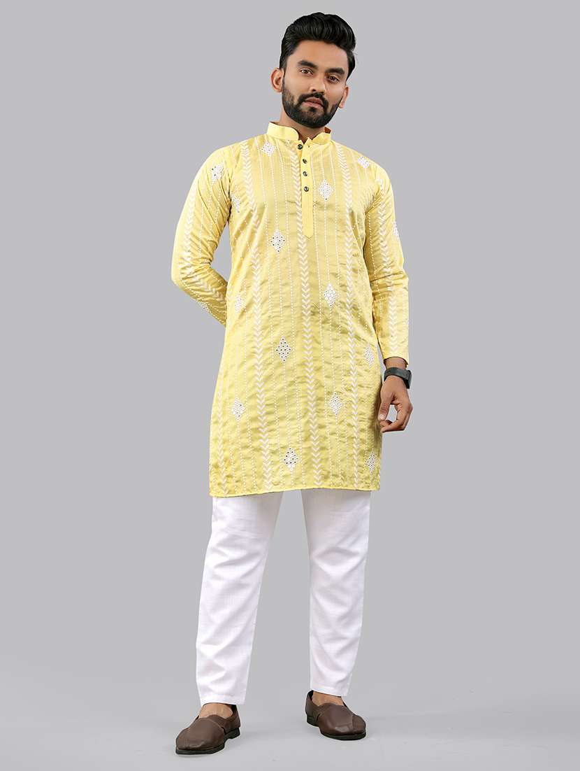men embroidered mandarin neck kurta
