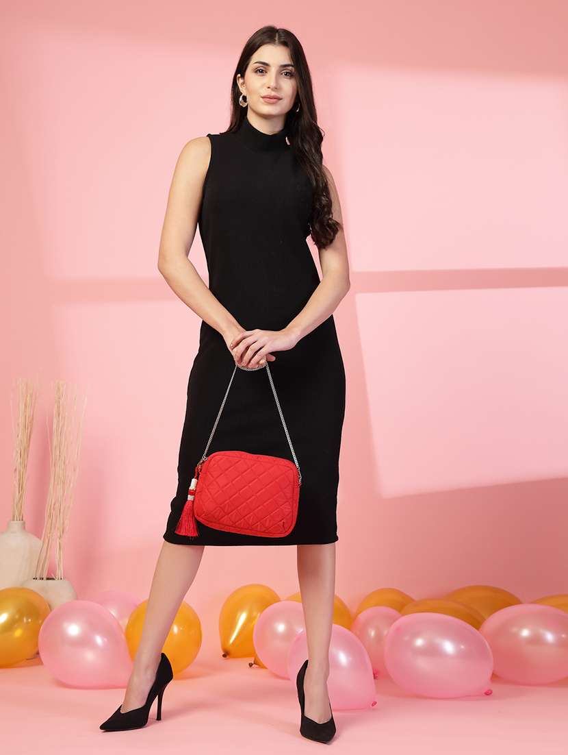 women red solid quilted sling bag - 21721923 -  Standard Image - 5