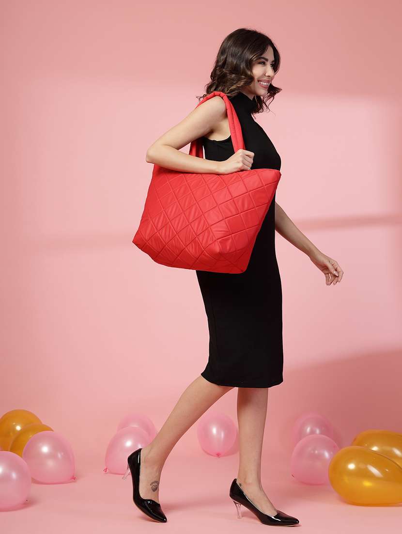 women red solid quilted handbag - 21721928 -  Standard Image - 5