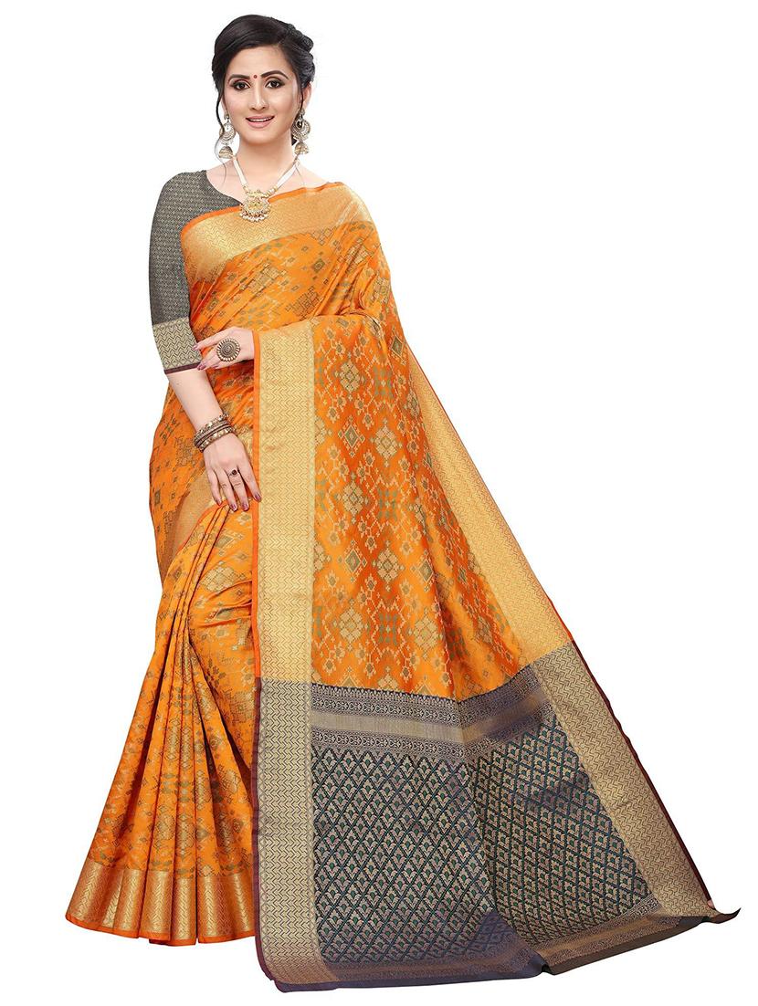 women self design banarasi saree with blouse