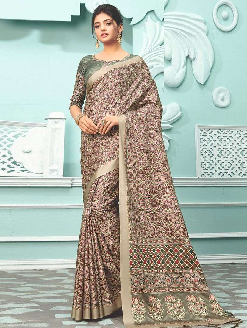 women printed casual wear saree with blouse