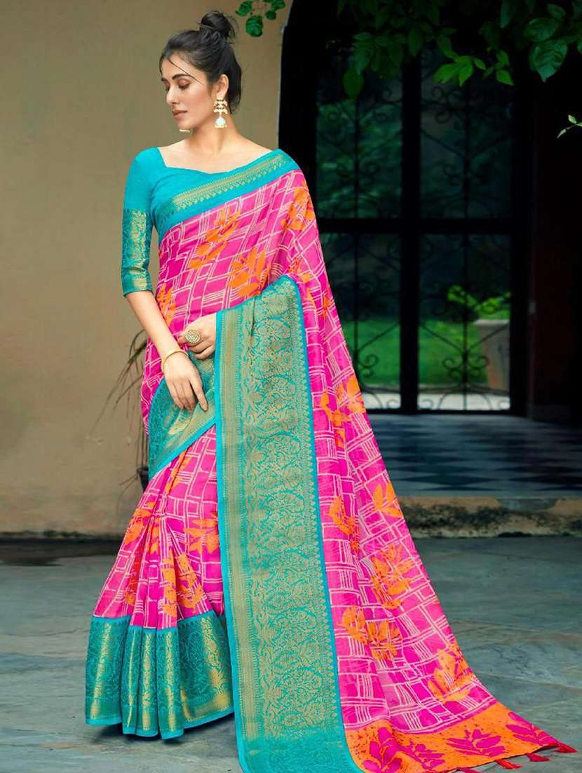 women printed bordered saree with blouse