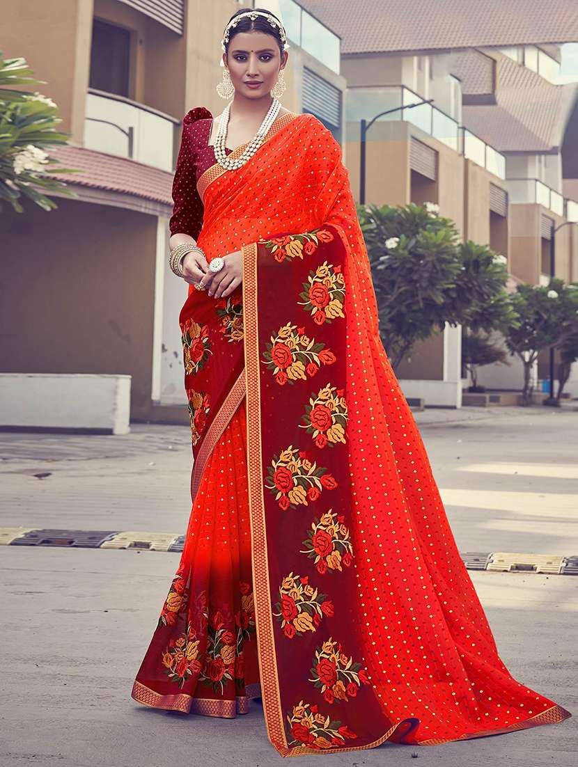 women printed bordered saree with blouse