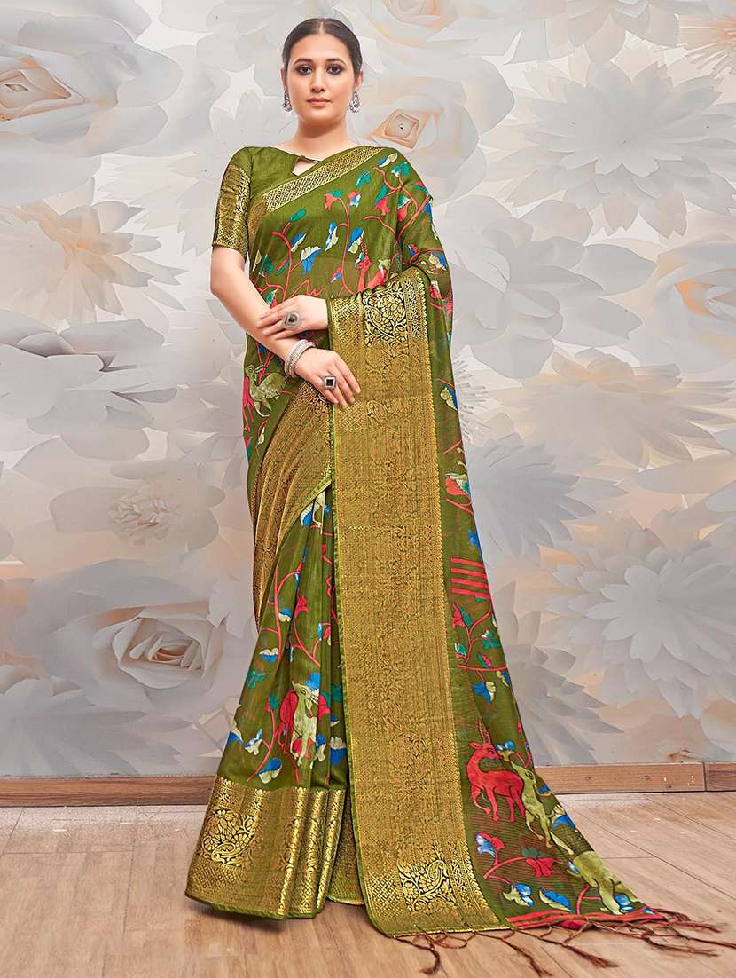 women printed bordered saree with blouse