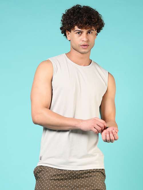 men solid sleeveless regular fit t-shirt