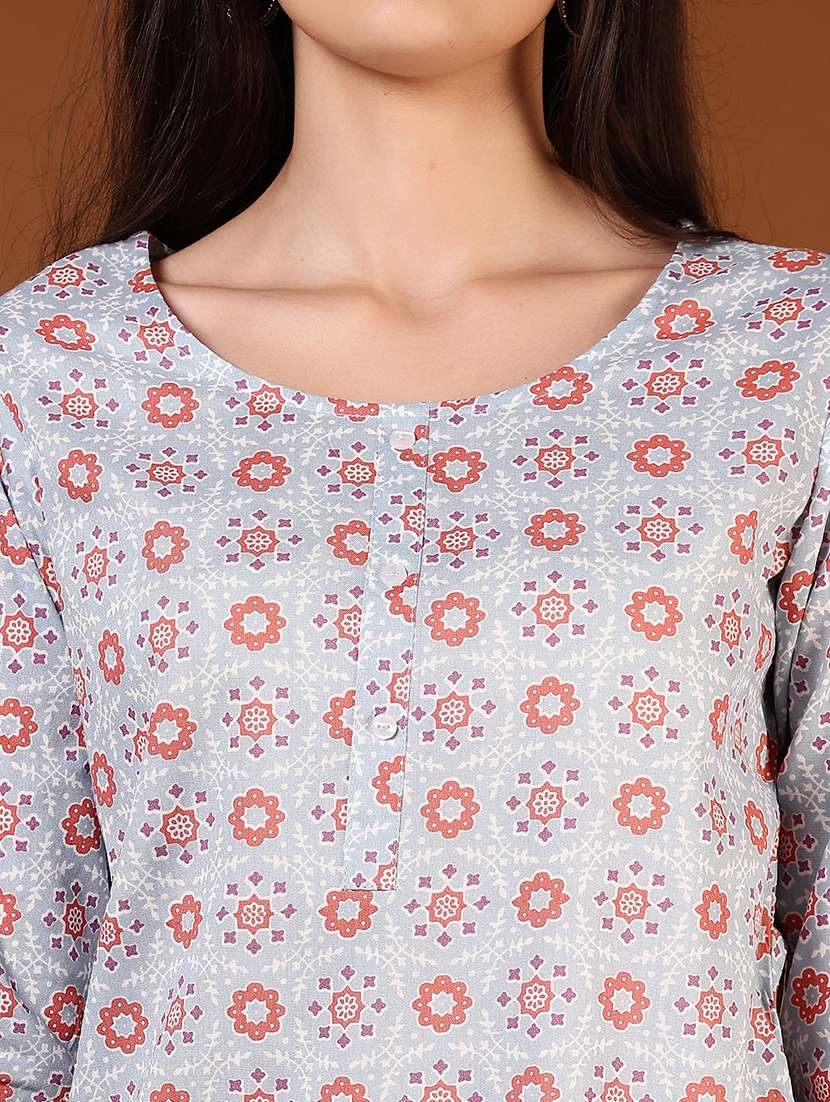 women three quarter sleeve straight kurta - 21723997 -  Standard Image - 5