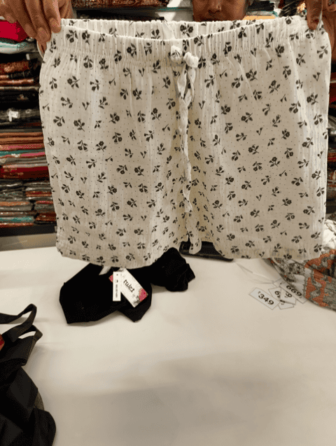 off white cotton shorts - 21724103 - Zoom Image - 0
