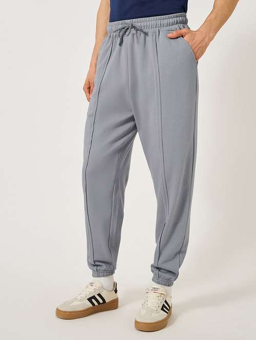 men solid mid rise jogger