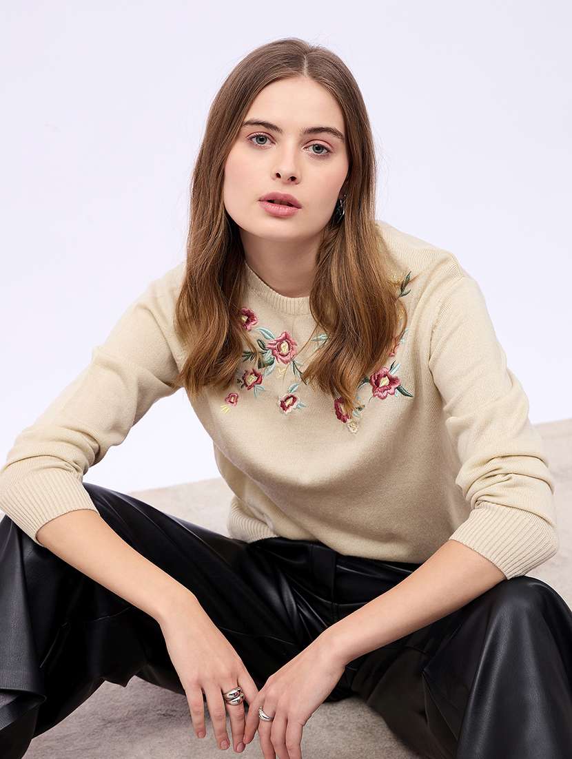 women embroidered round neck pullover - 21725335 -  Standard Image - 5