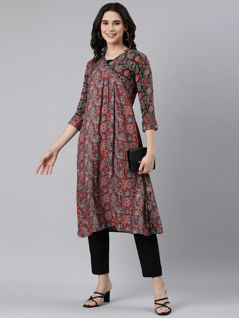 women printed three quarter sleeve kurta