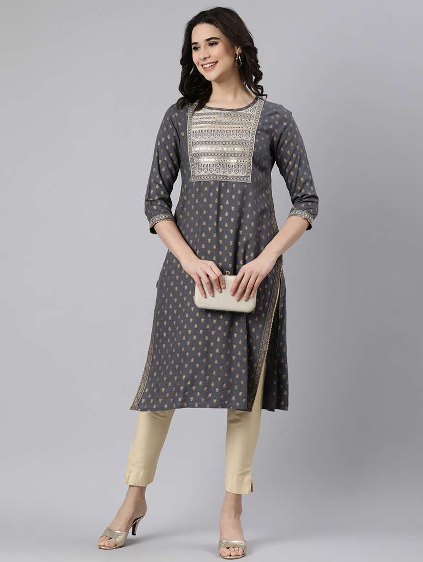 women foil print three quarter sleeve straight kurta