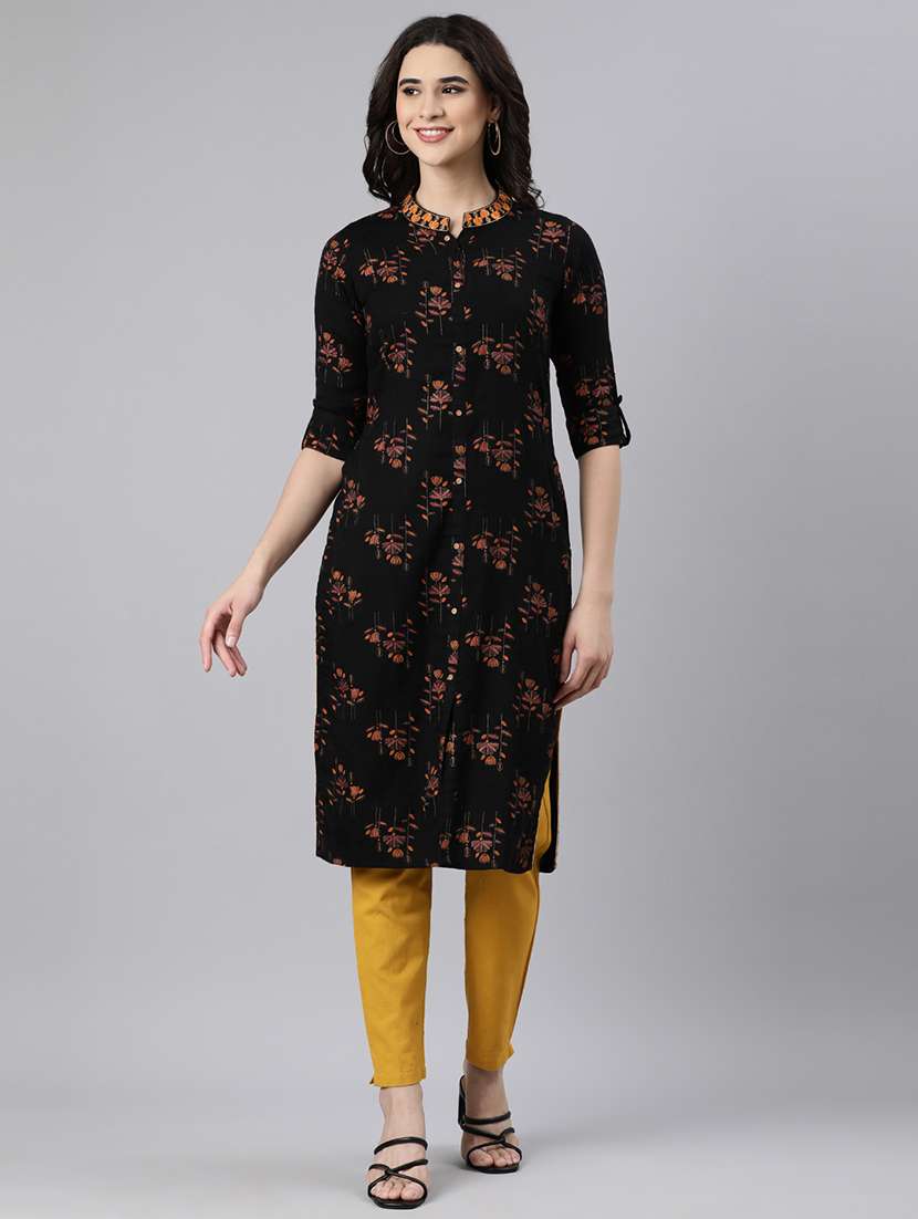 women printed three quarter sleeve straight kurta