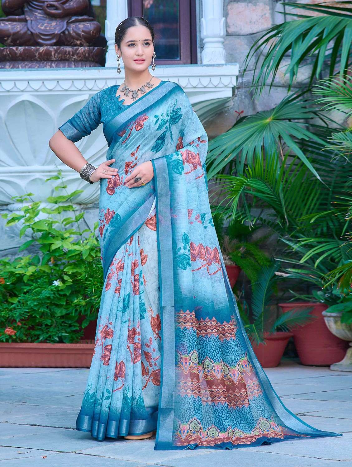 women printed casual wear saree with blouse