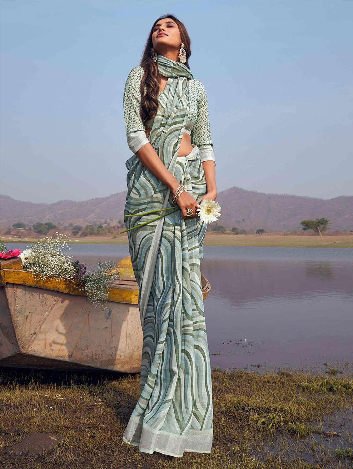 women printed casual wear saree with blouse - 21728379 - Zoom Image - 0