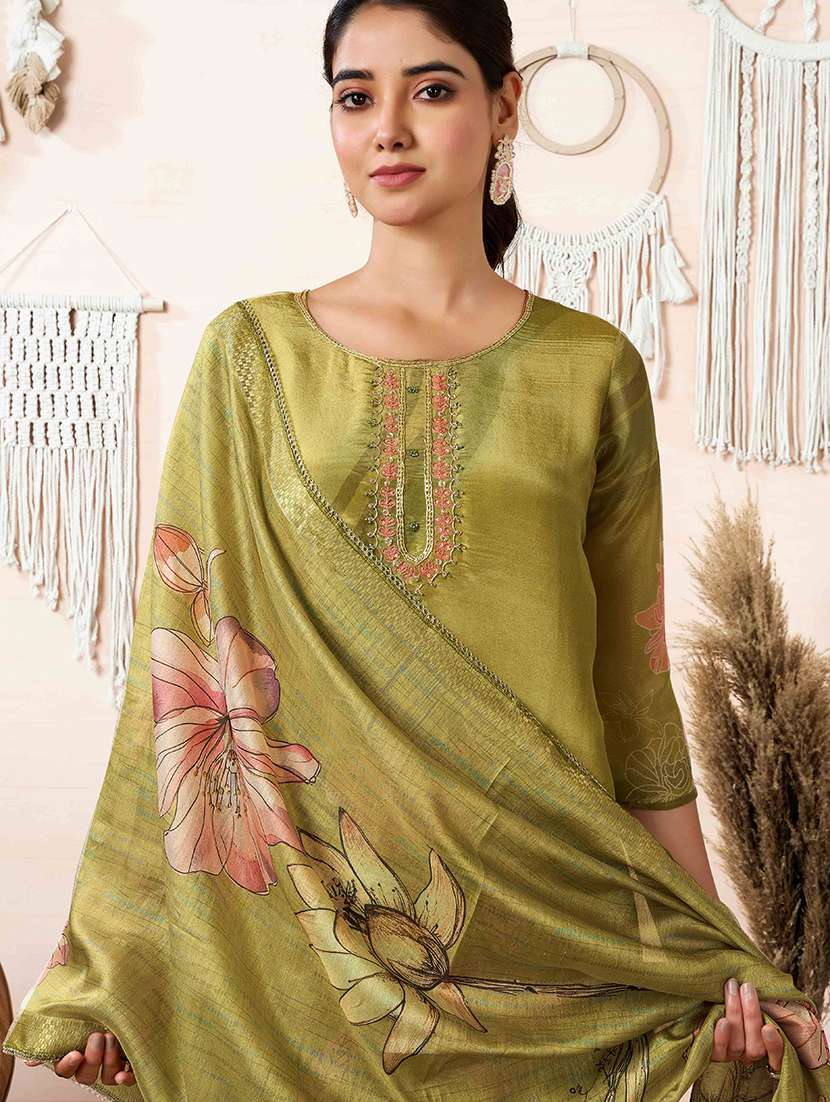 women floral kurta pant set with dupatta - 21729650 - Standard Image - 3