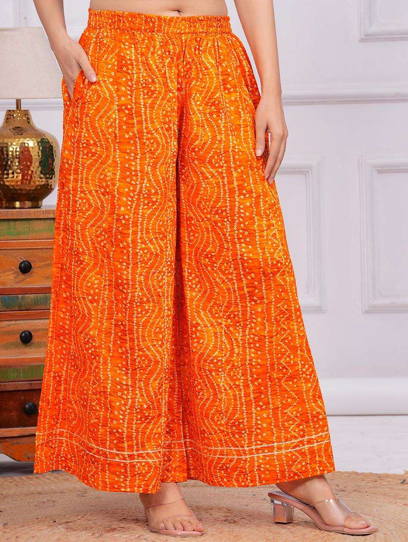 women bandhani print flared palazzo