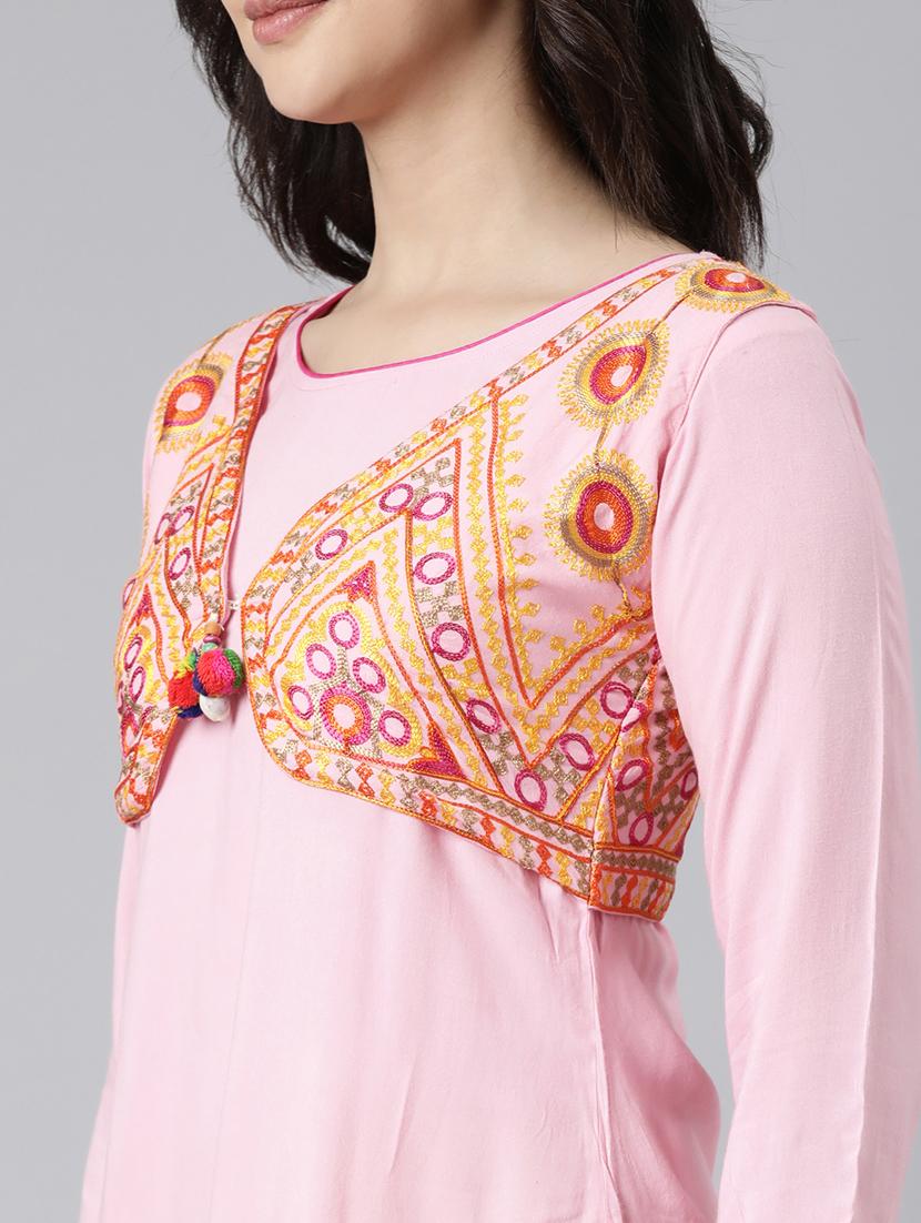 women embroidered three quarter sleeve straight kurta - 21729774 - Standard Image - 5