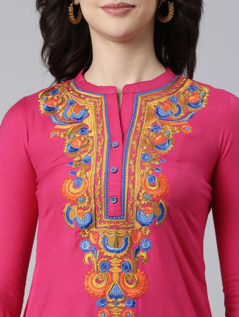 women three quarter sleeve straight kurta - 21729775 -  Standard Image - 5