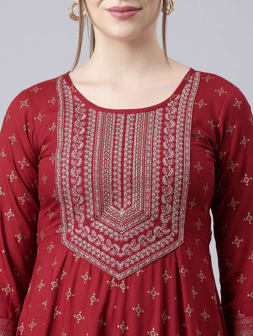 women three quarter sleeve anarkali kurta - 21729791 -  Standard Image - 5