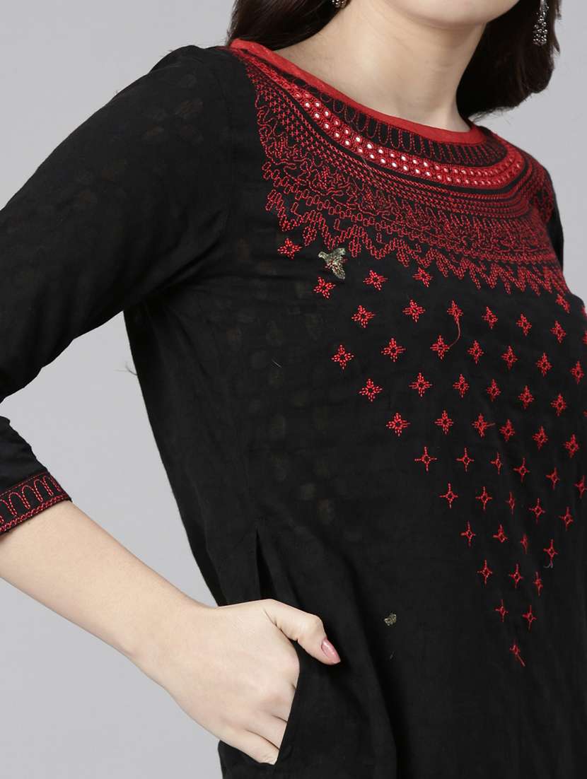 women embroidered three quarter sleeve straight kurta - 21729796 -  Standard Image - 5
