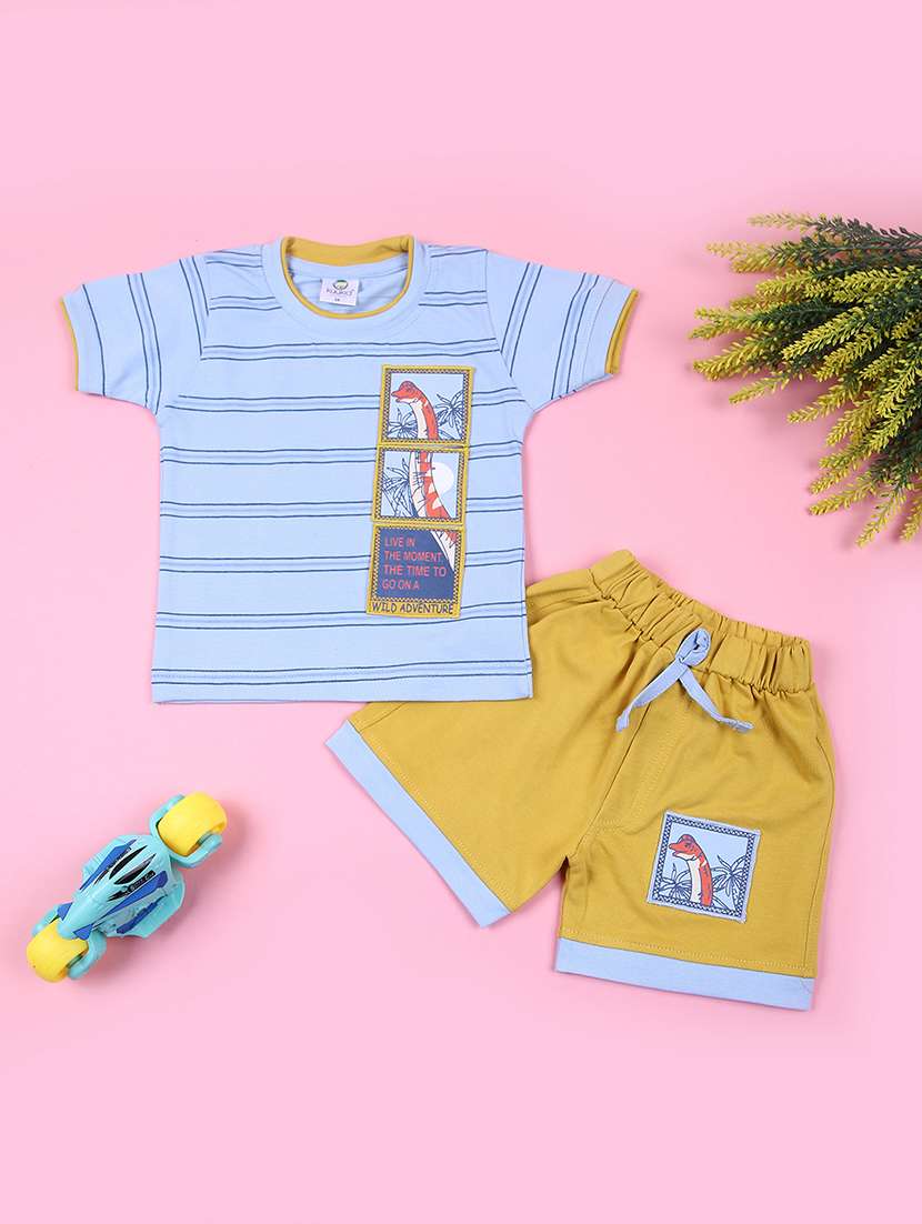 boys printed t-shirt & shorts casual wear set