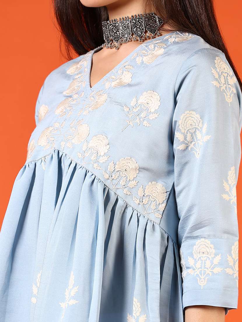 women light blue embroidered v neck flared kurta - 21731203 -  Standard Image - 5