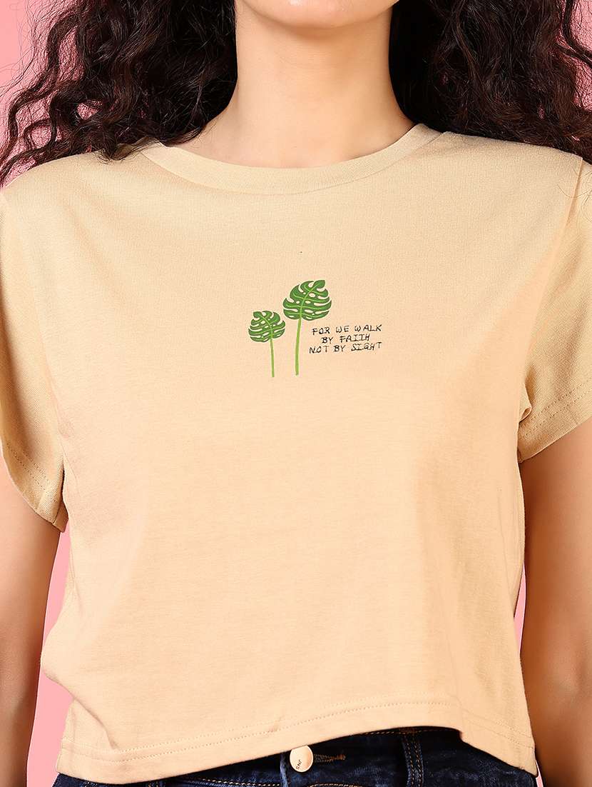 women round neck chest print crop t-shirt - 21731278 -  Standard Image - 3