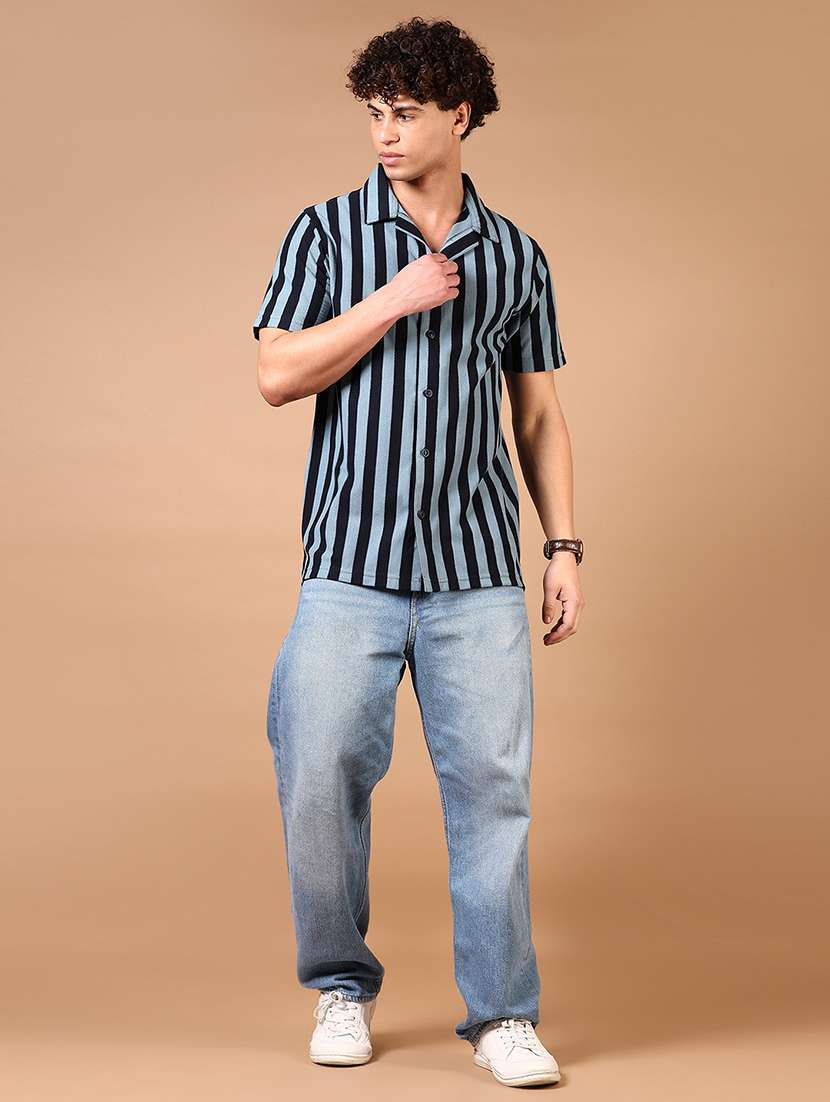 men short sleeves striped casual shirt - 21731324 -  Standard Image - 3