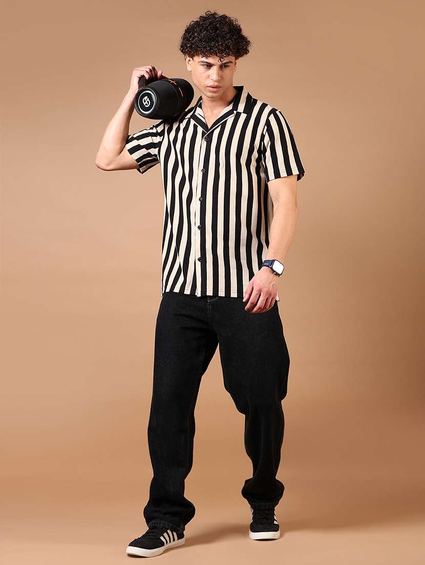 men short sleeves striped casual shirt - 21731326 -  Standard Image - 3