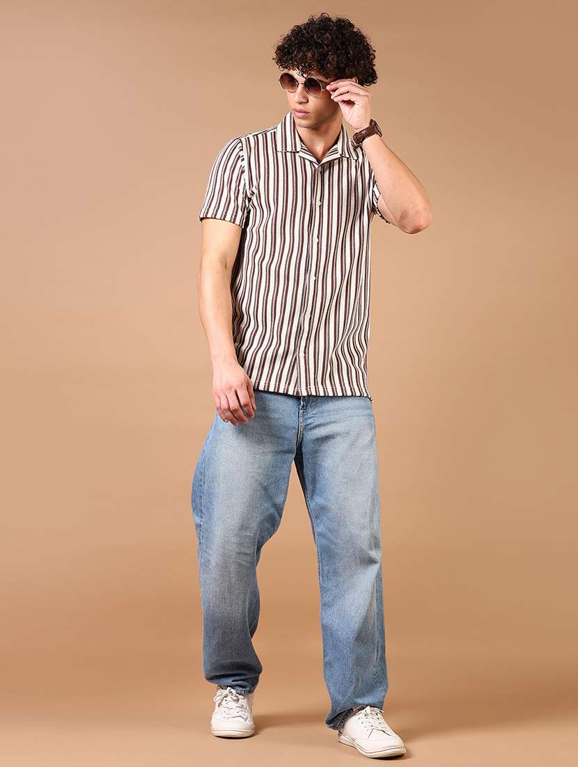 men short sleeves striped casual shirt - 21731341 -  Standard Image - 3