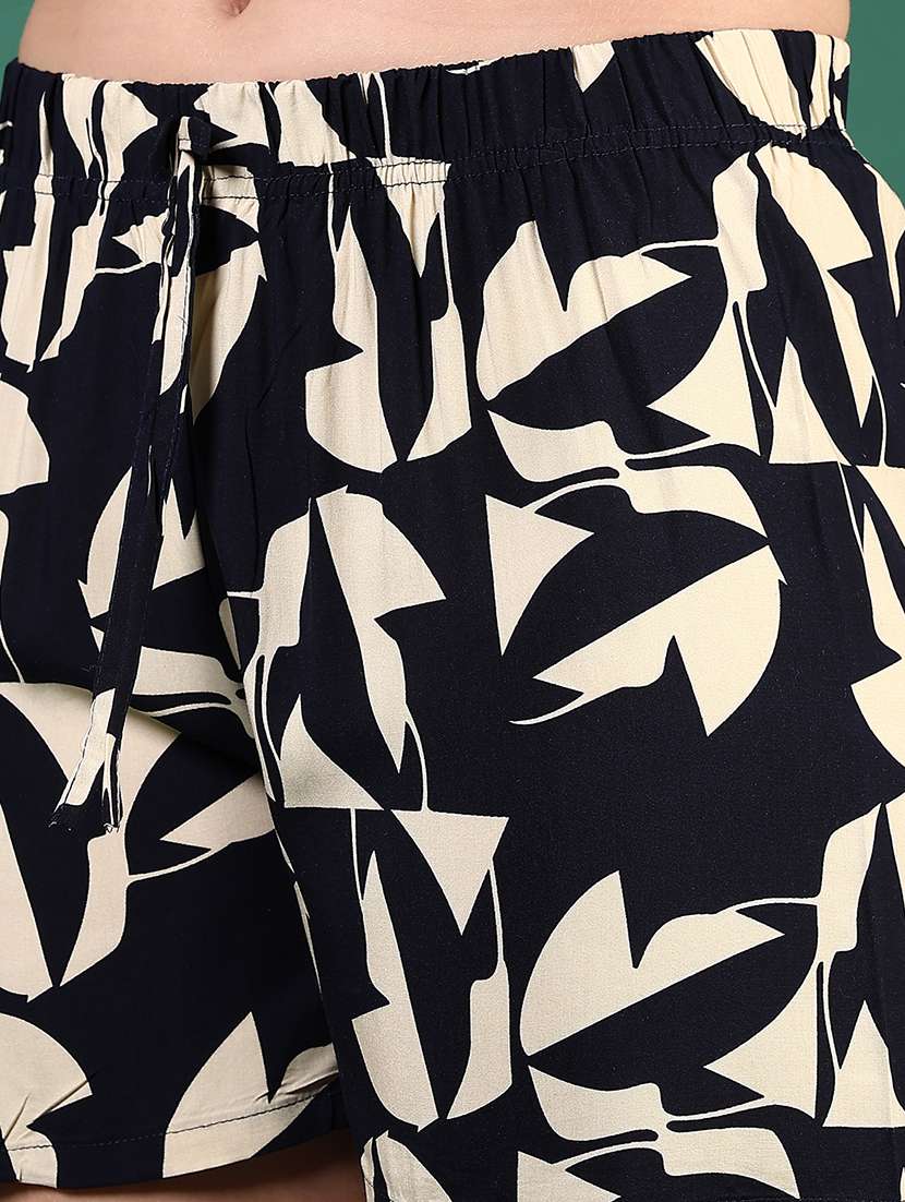 women printed mid rise short - 21732123 -  Standard Image - 5