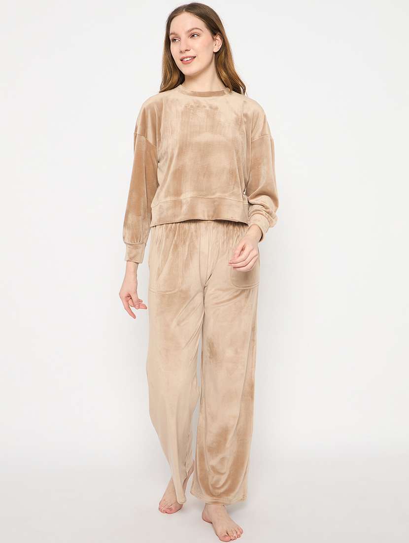 women solid velvet pyjama nightwear set