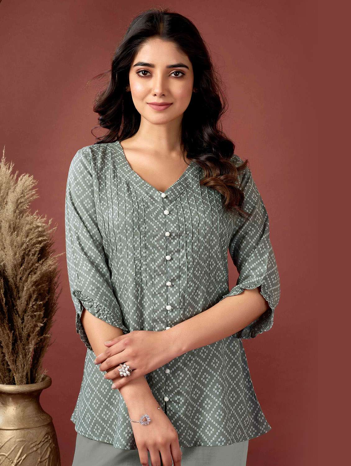 women bandhani three quarter sleeve top