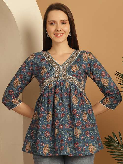 women floral printed v neck a-line top - 21737385 -  Standard Image - 0