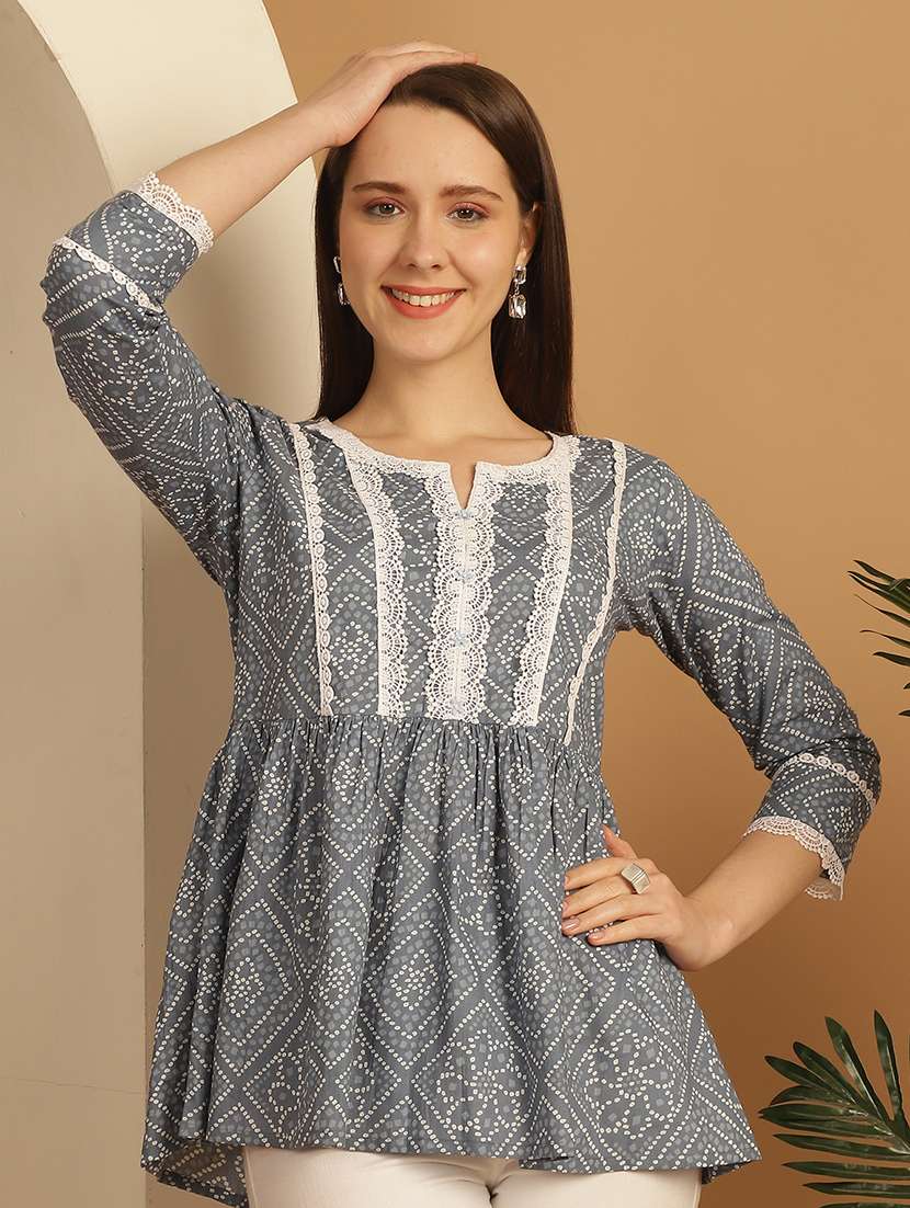 women grey bandhani printed flared top