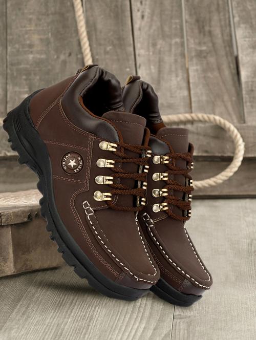 men lace up hiking boots - 21737919 - Standard Image - 0